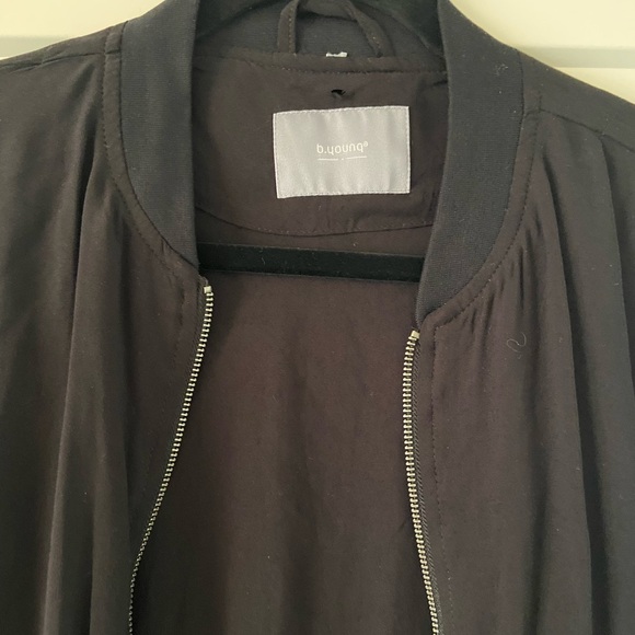 Lightweight Bomber Jacket - Picture 2 of 4